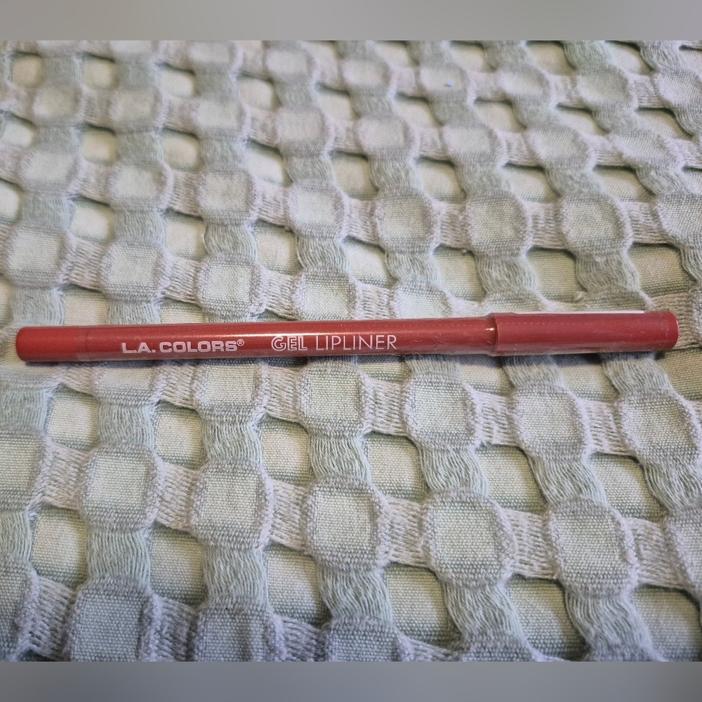 LA Colors "Fetching" Pink Gel Lip Liner